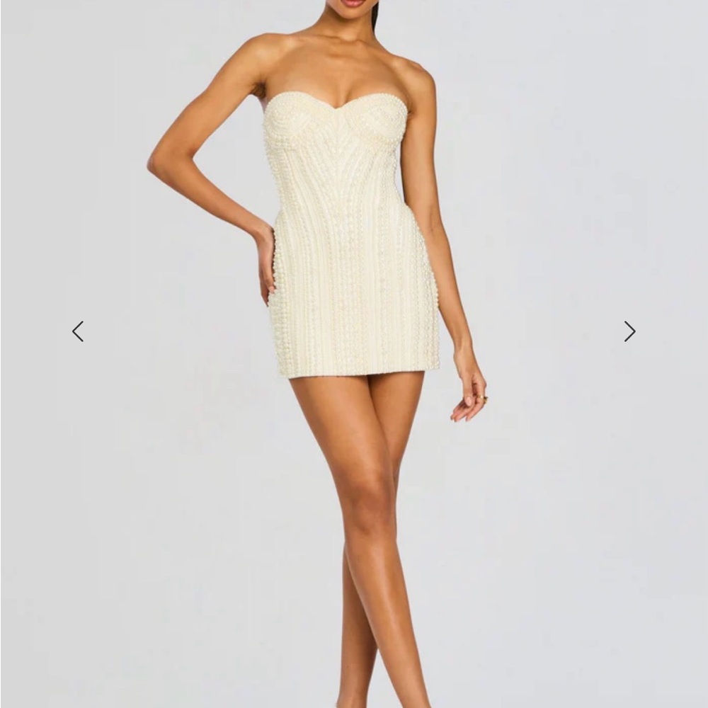 Retrofete Elegant Pearl Strapless Dress